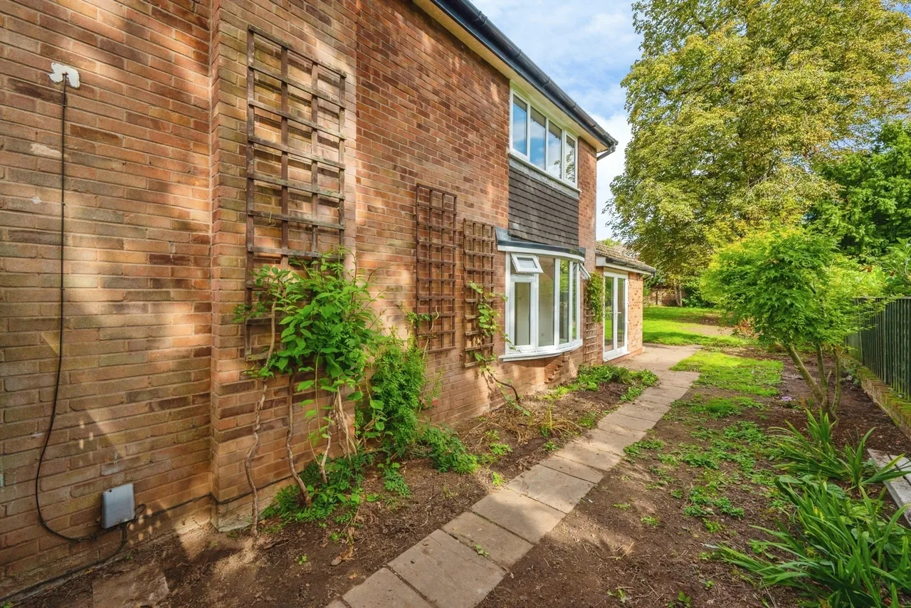 Chester Close, Lichfield, WS13, photo 3