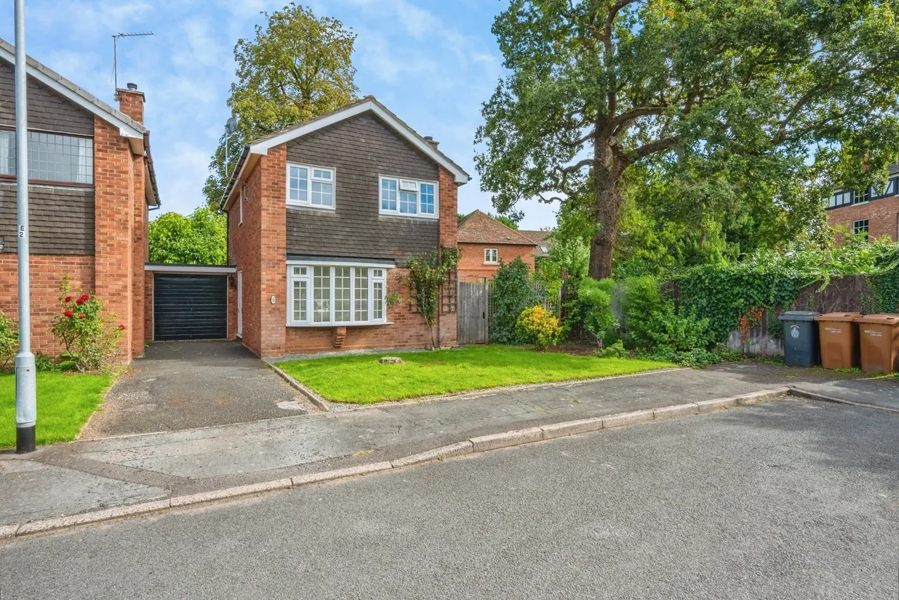 3 bed house for sale, Chester Close, Lichfield, WS13