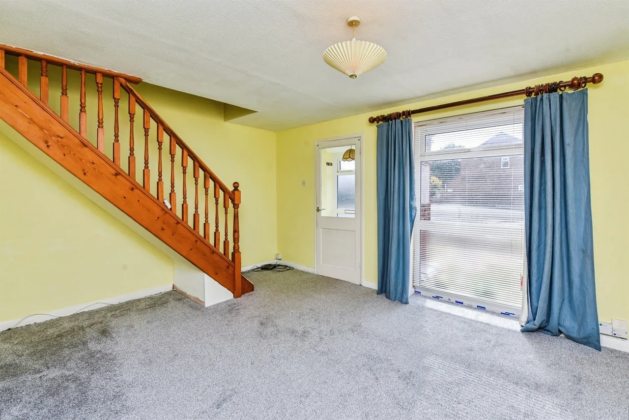 Heather Close, Westbury, photo 4