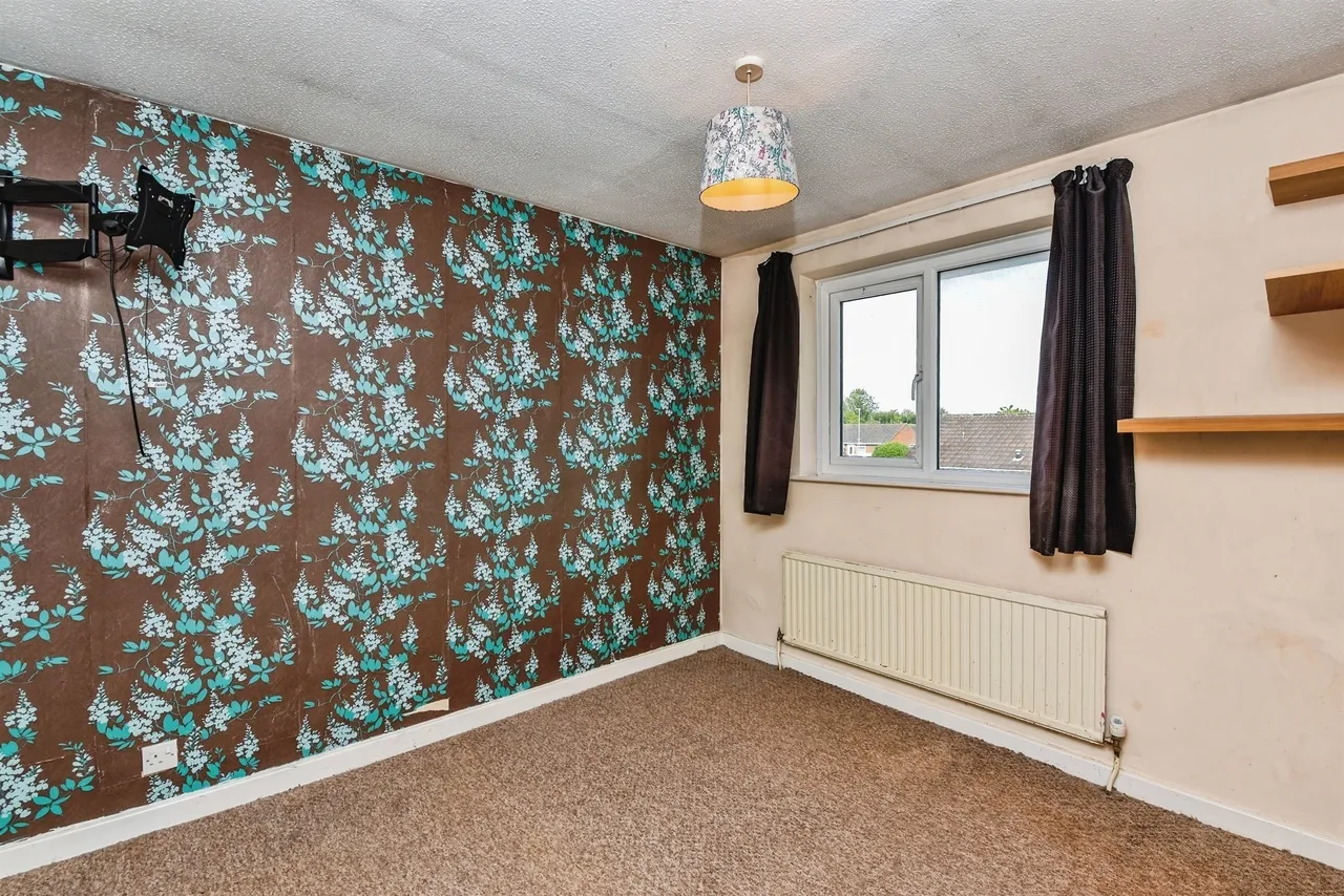 Heather Close, Westbury, photo 8