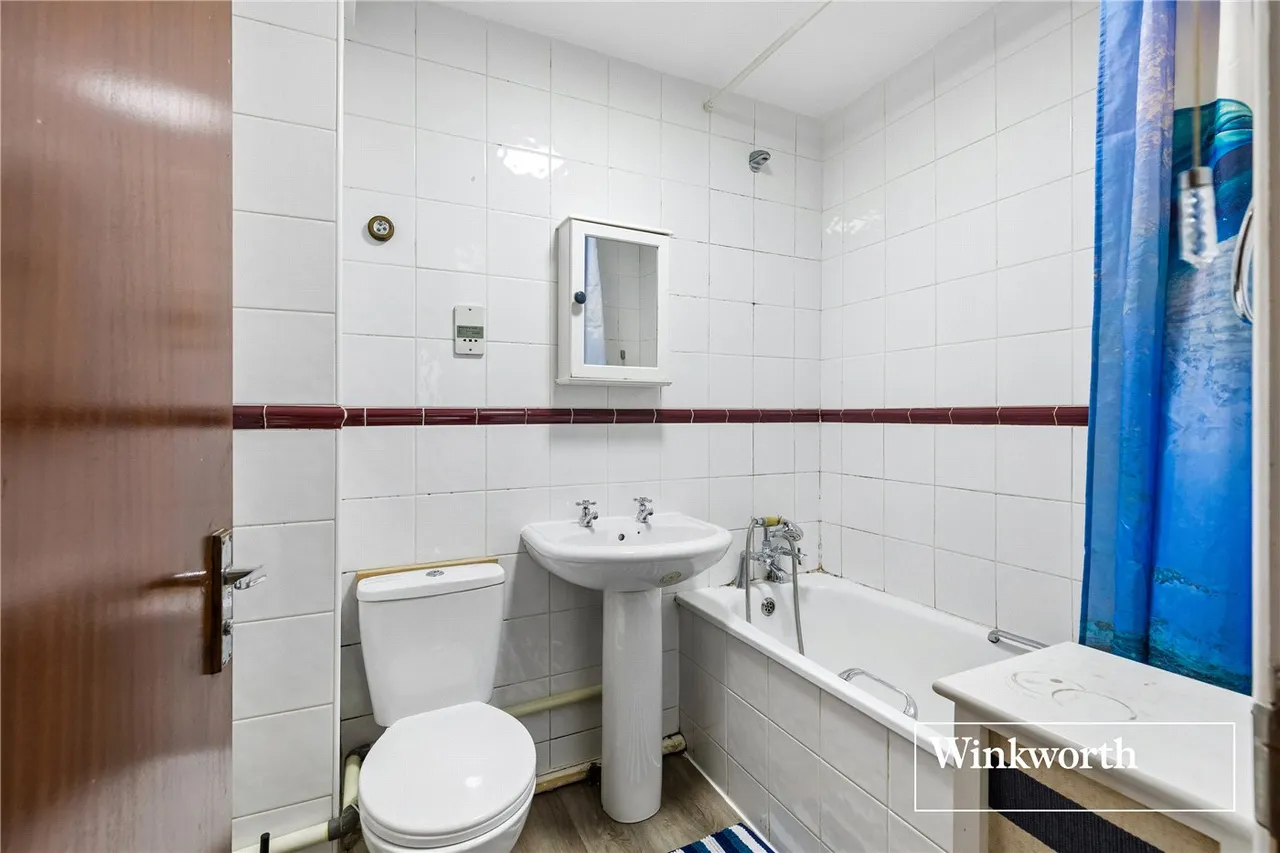 Orchard Lodge, 31 Woodside Grove, London, N12, photo 5