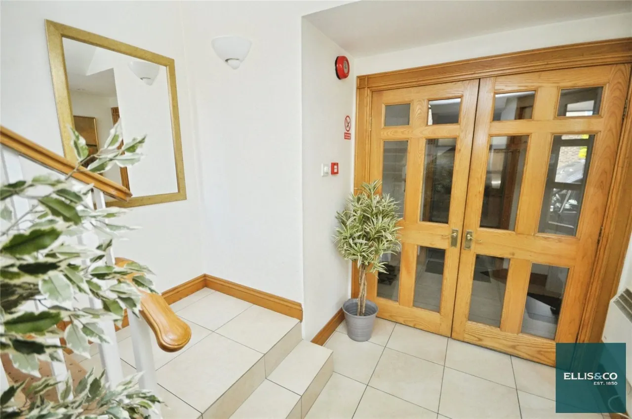 Hendon Lane, Finchley, N3, photo 13