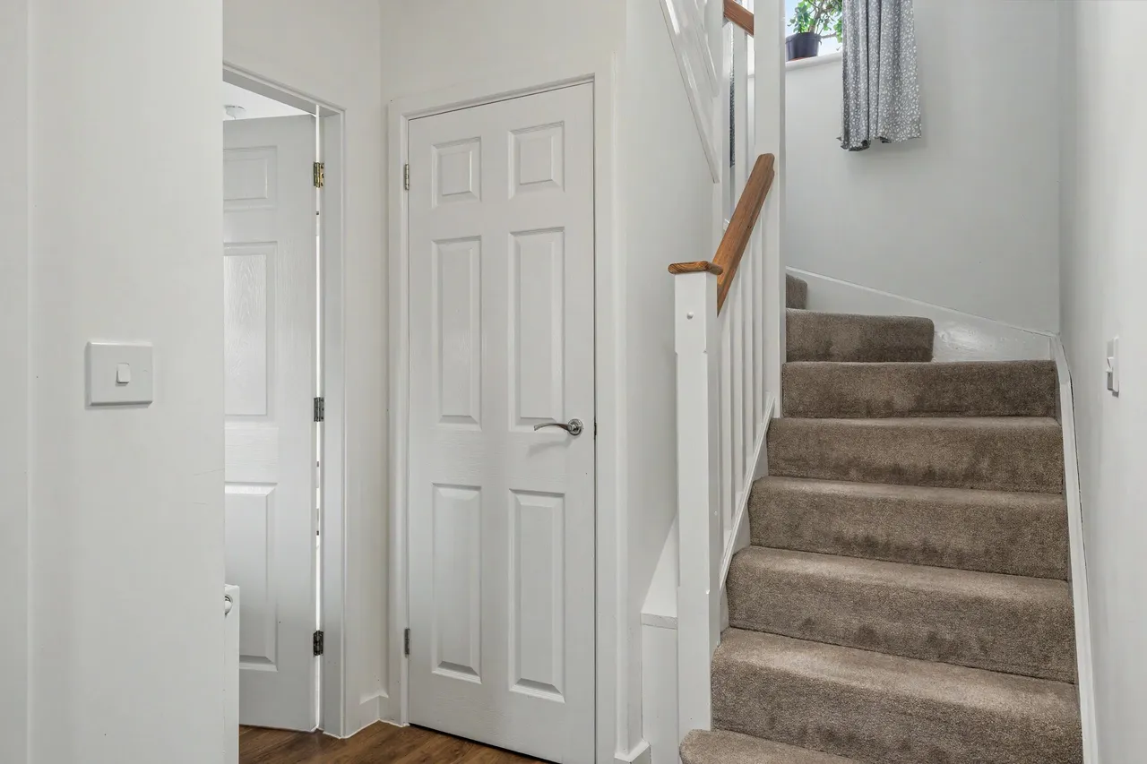 Niblett Corner, Evesham, WR11, photo 10