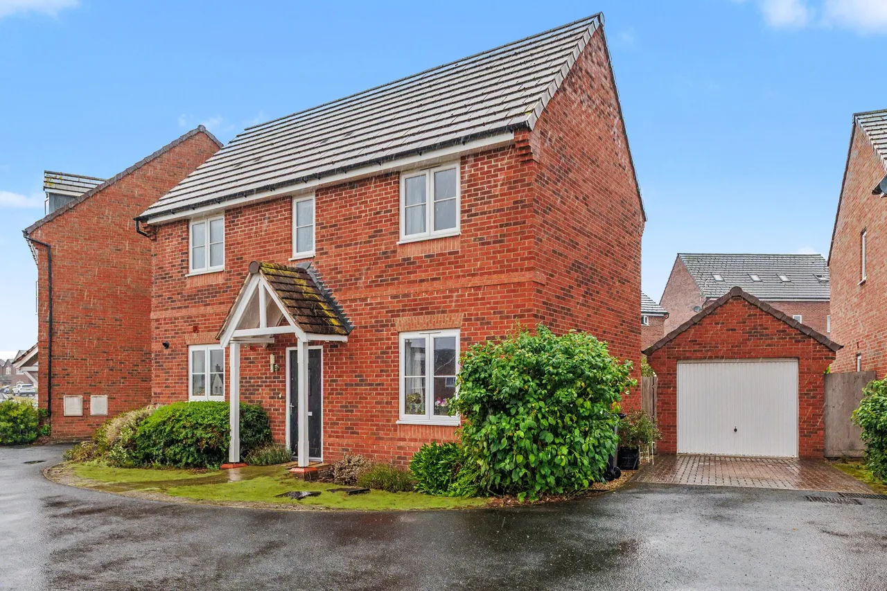 Niblett Corner, Evesham, WR11, photo 21