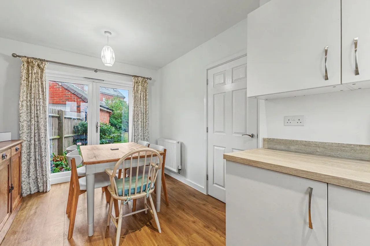 Niblett Corner, Evesham, WR11, photo 8