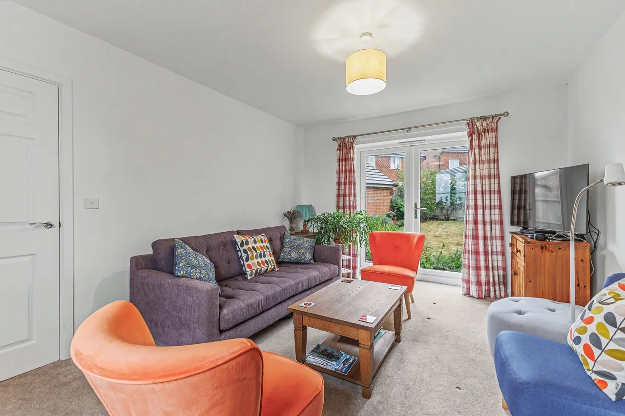 Niblett Corner, Evesham, WR11, photo 2