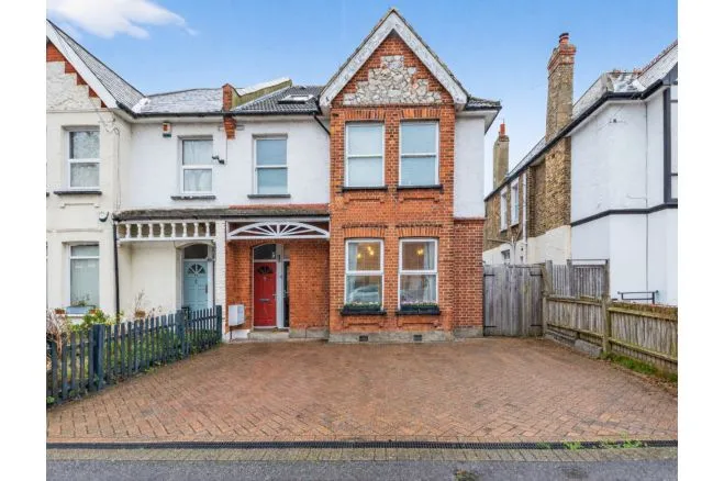 2 bed flat for sale — Onslow Gardens, Wallington