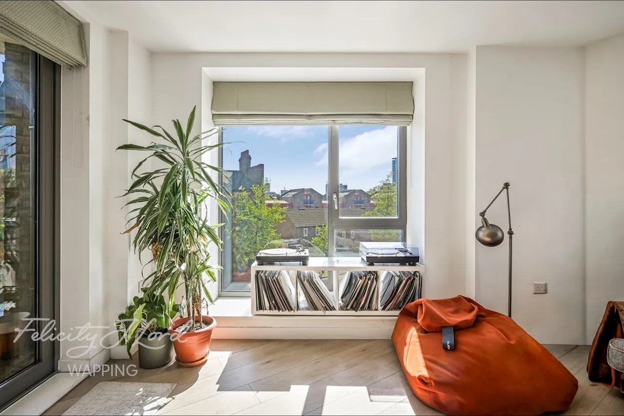 The Highway, London, E1W, photo 13