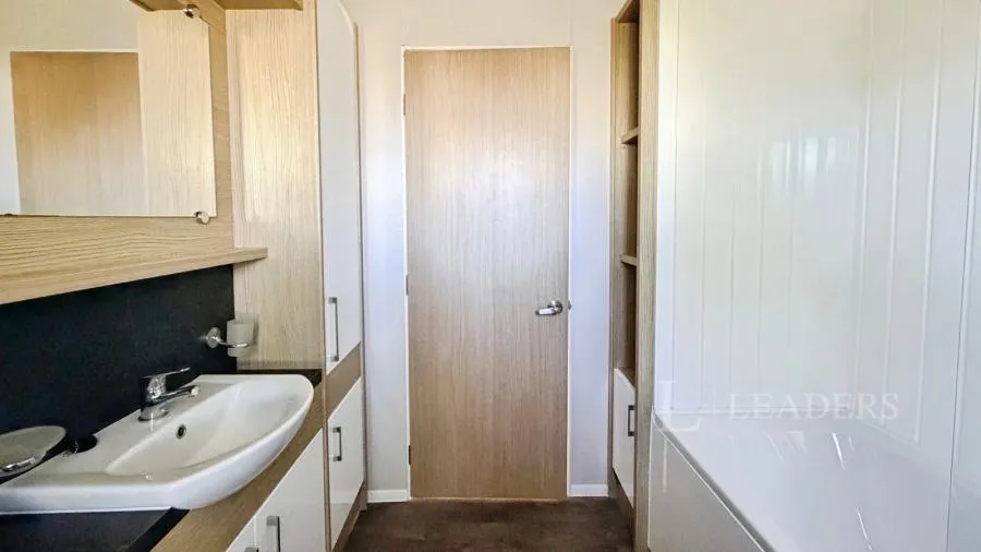 Vinnetrow Road, Runcton, PO20, photo 8