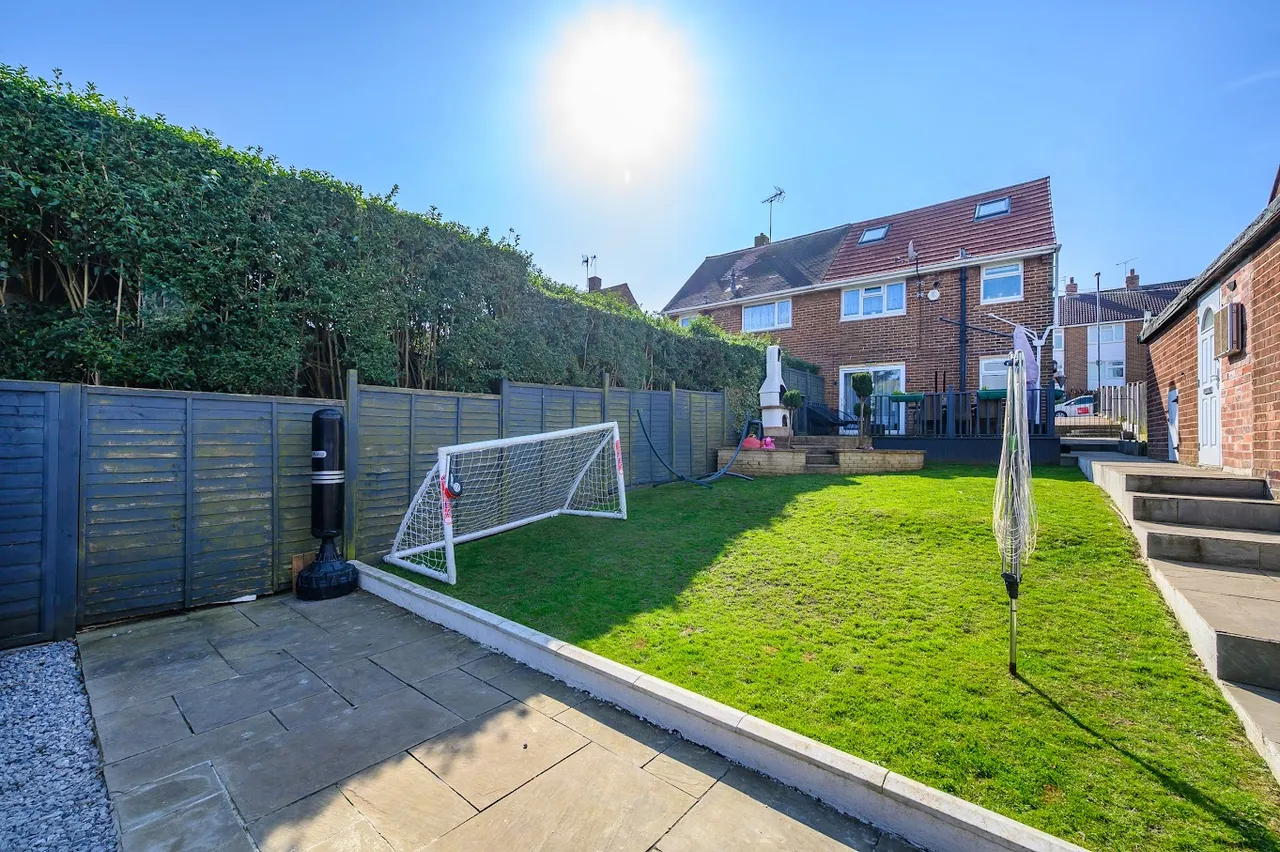 Springbank Road, Leeds, LS27, photo 2