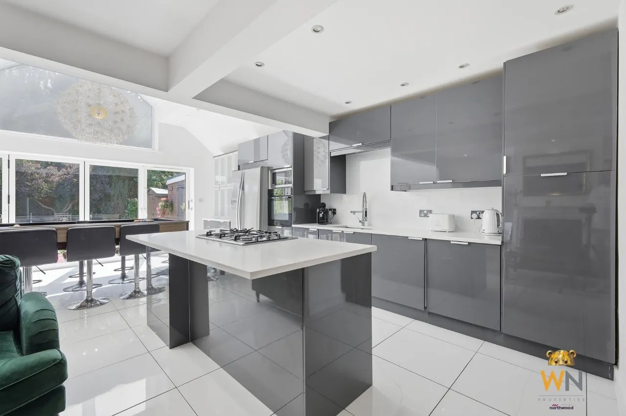 St. Marys Avenue, Shenfield, CM15, photo 7
