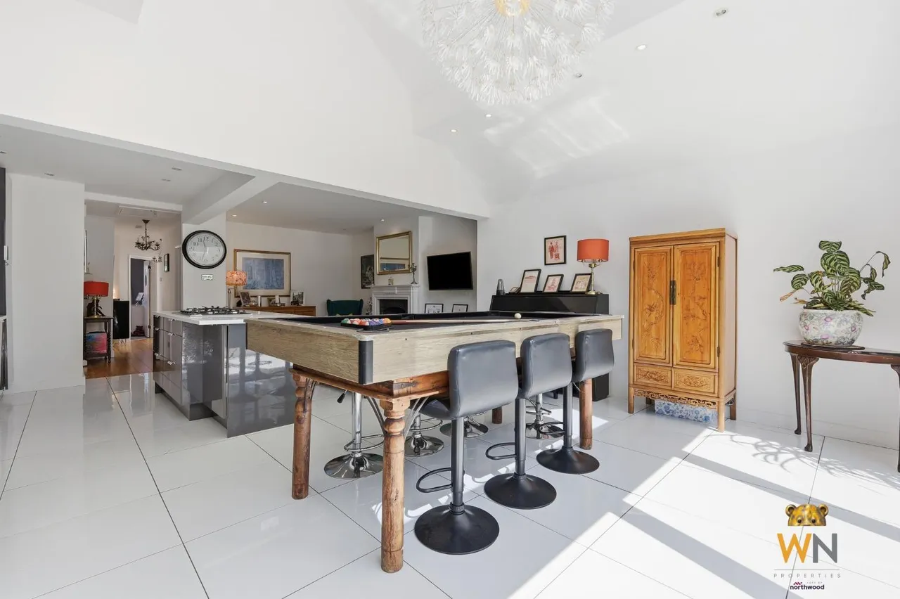 St. Marys Avenue, Shenfield, CM15, photo 9