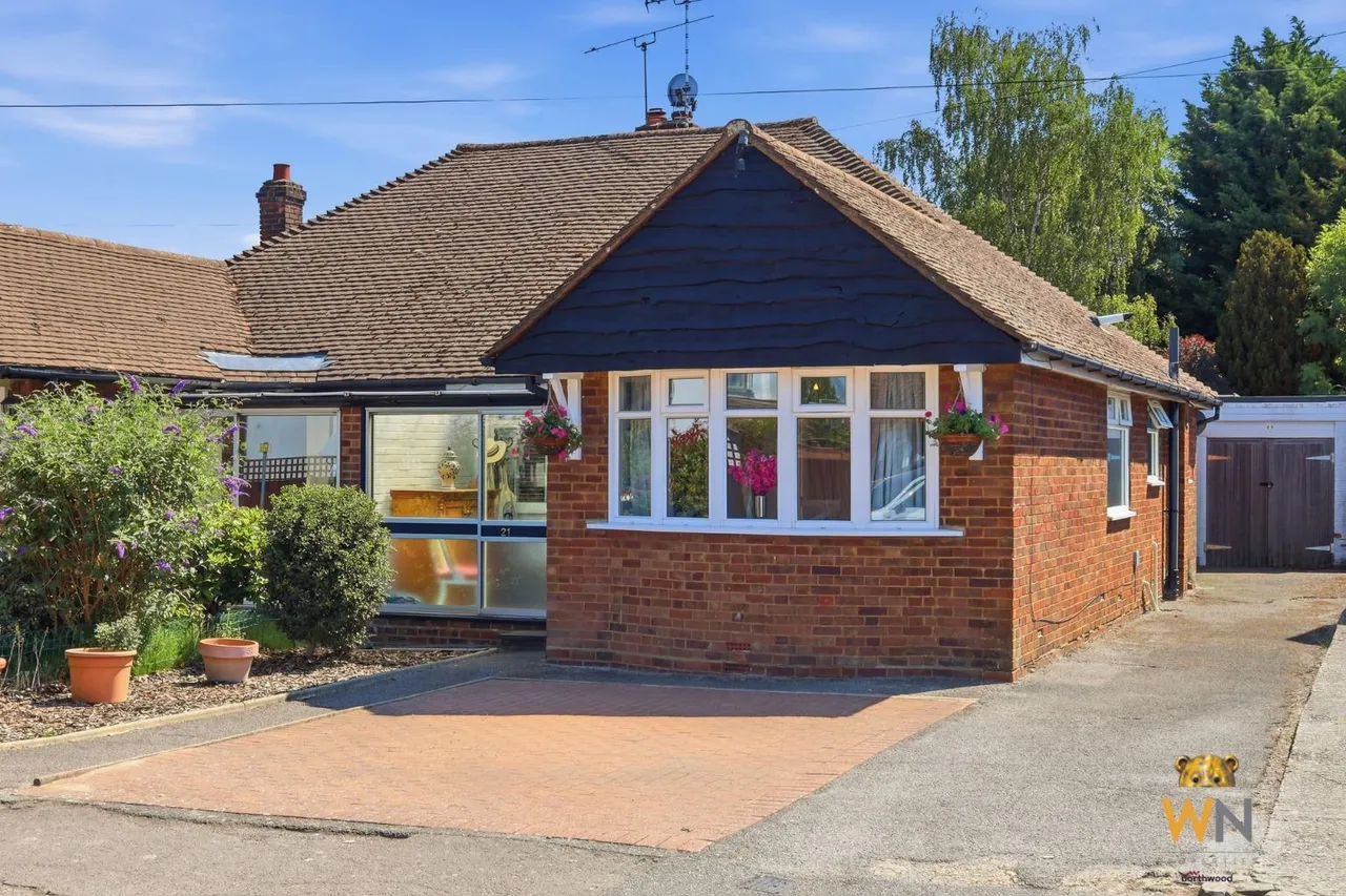 3 bed house for sale, St. Marys Avenue, Shenfield, CM15