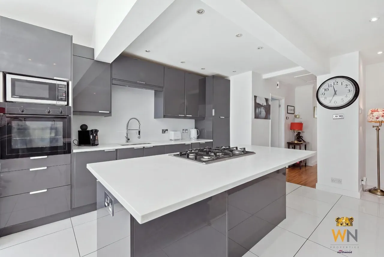 St. Marys Avenue, Shenfield, CM15, photo 6