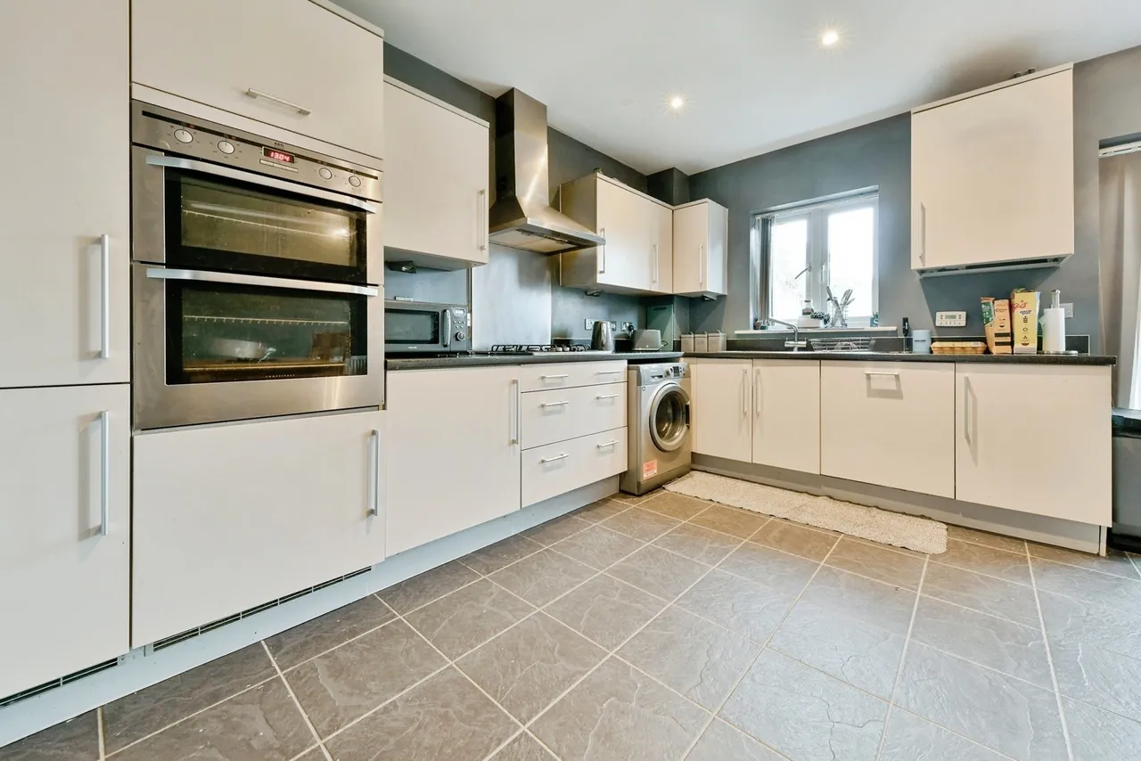 Pembridge Gardens, Stevenage, Hertfordshire, England, SG2, photo 2