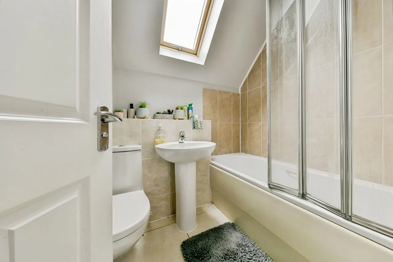 Pembridge Gardens, Stevenage, Hertfordshire, England, SG2, photo 19