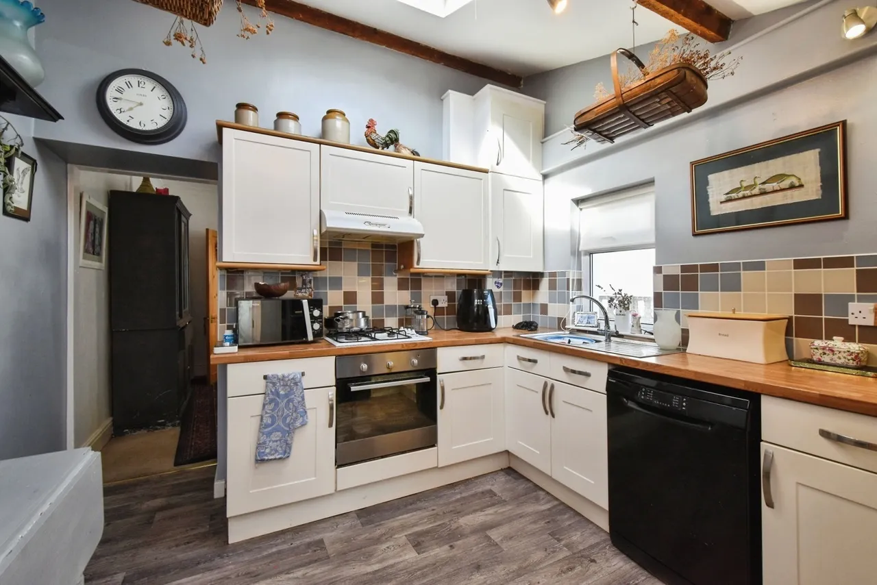 College Street, Ammanford, SA18, photo 2