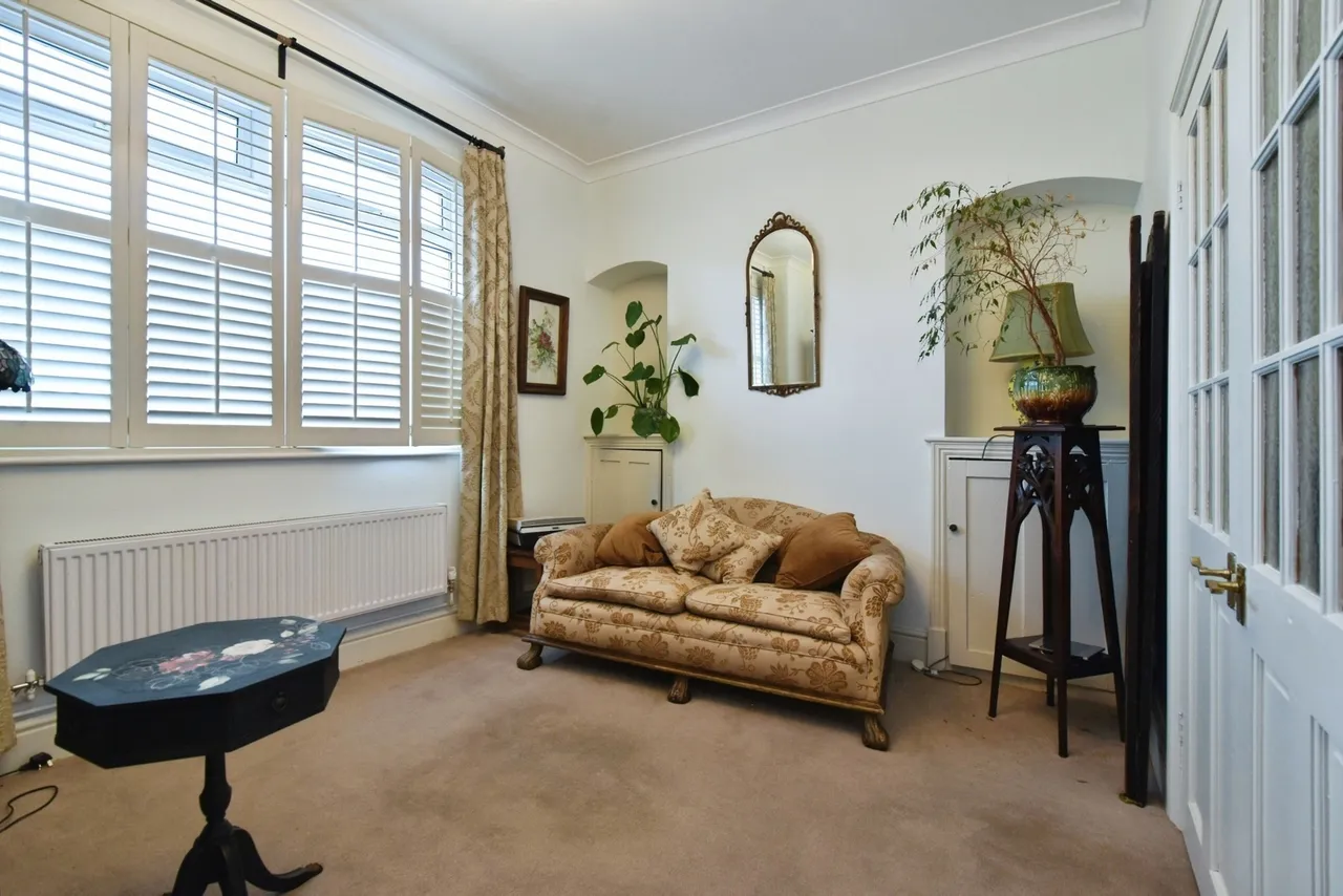 College Street, Ammanford, SA18, photo 4