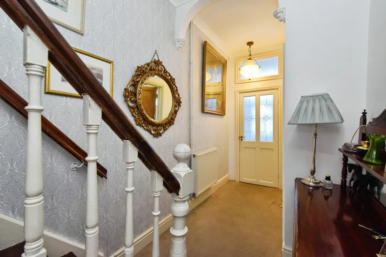 College Street, Ammanford, SA18, photo 12