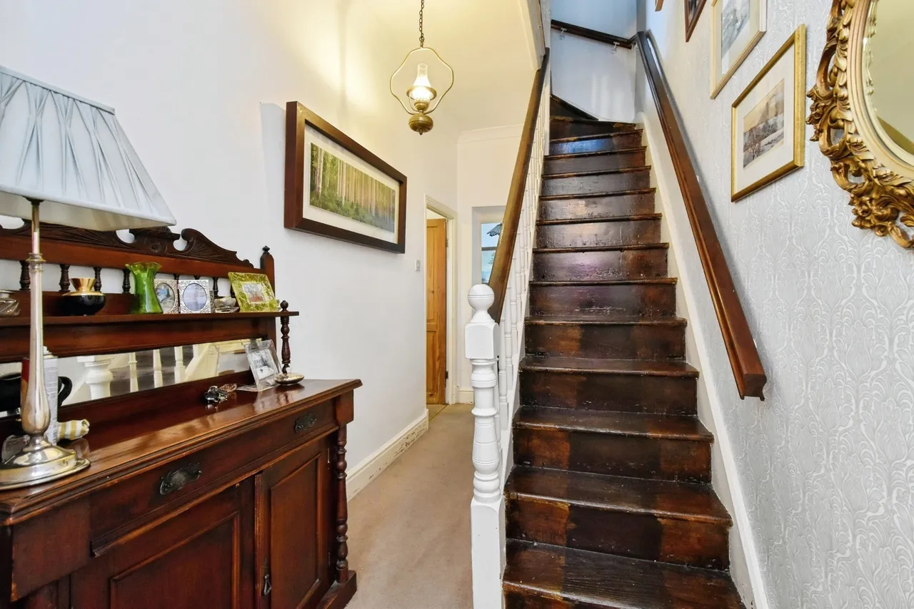 College Street, Ammanford, SA18, photo 11