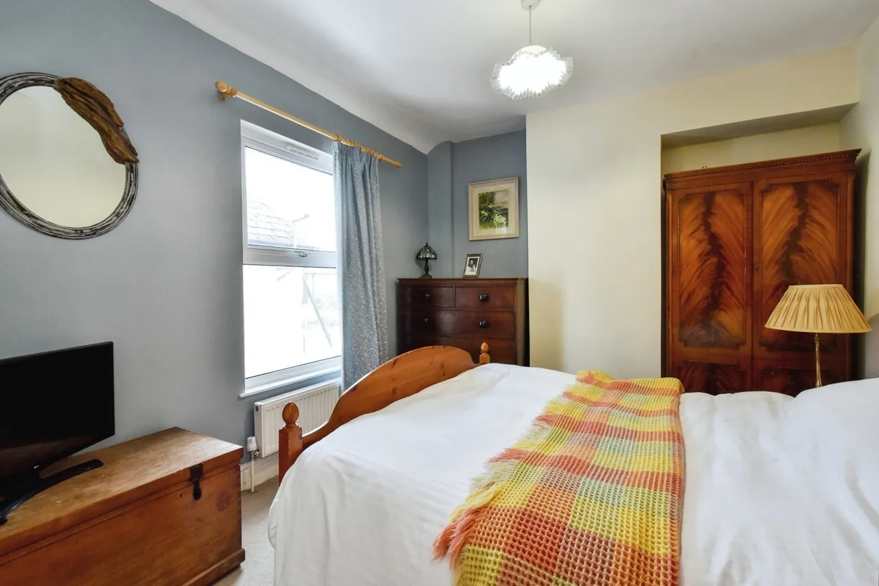College Street, Ammanford, SA18, photo 14