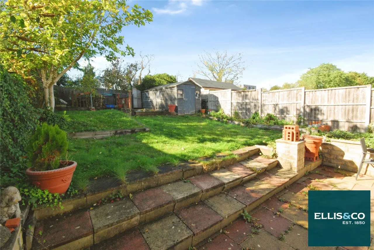 Prayle Grove, Cricklewood, NW2, photo 3