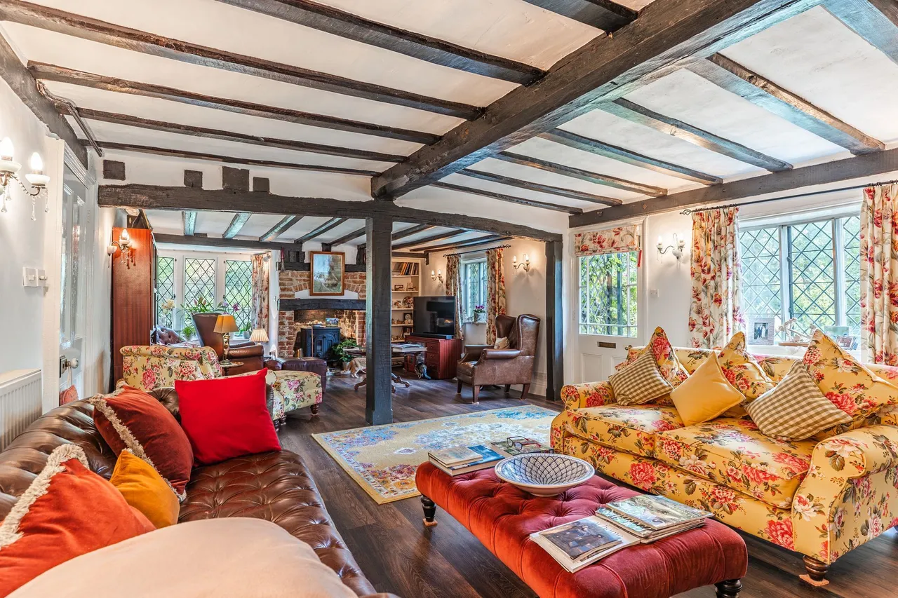 Grade II Listed Property in Wethering, photo 9