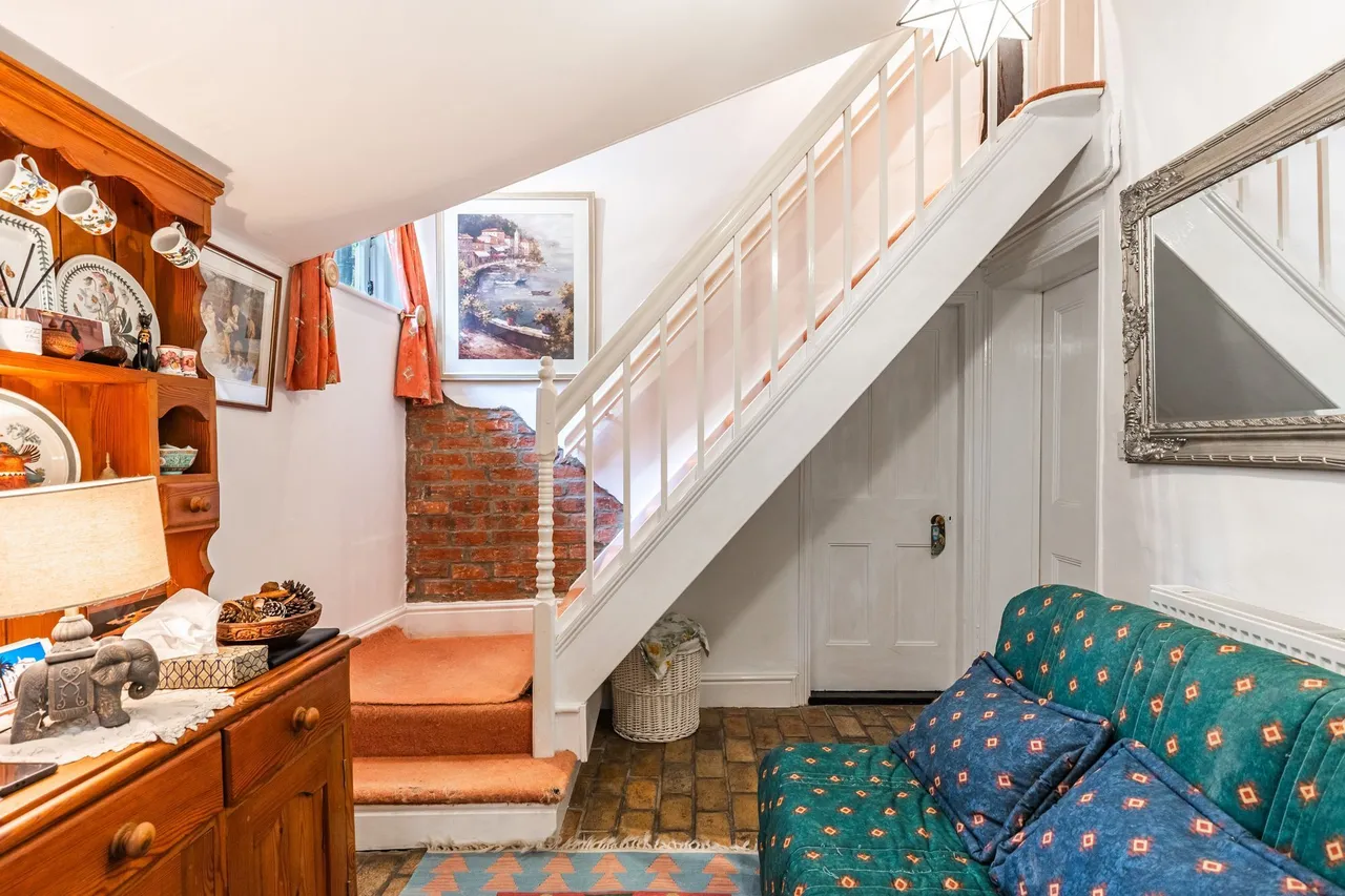 Grade II Listed Property in Wethering, photo 13