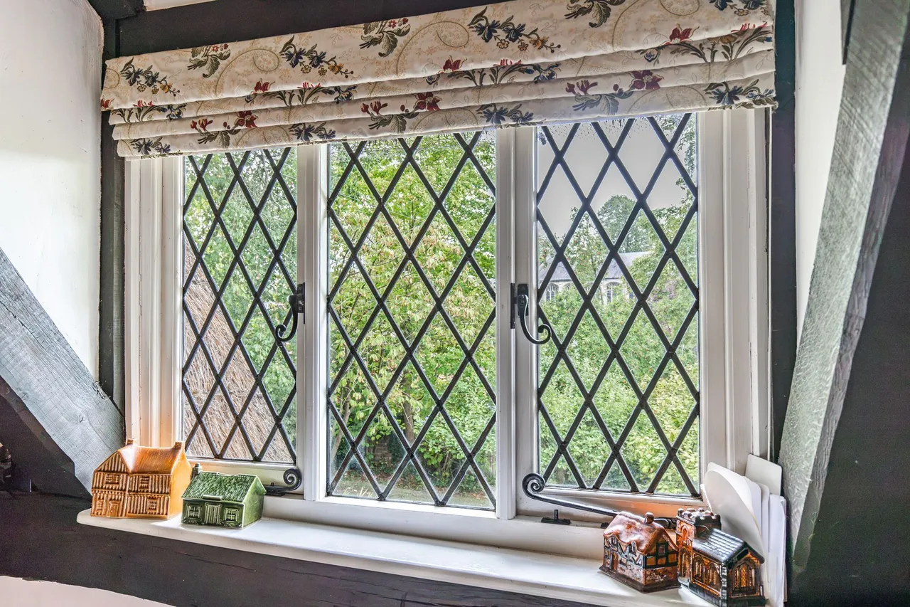 Grade II Listed Property in Wethering, photo 10