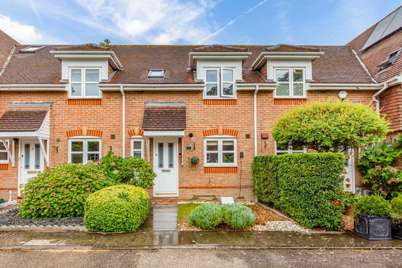 2 bed property for sale, Rowley Close, Pyrford, GU22