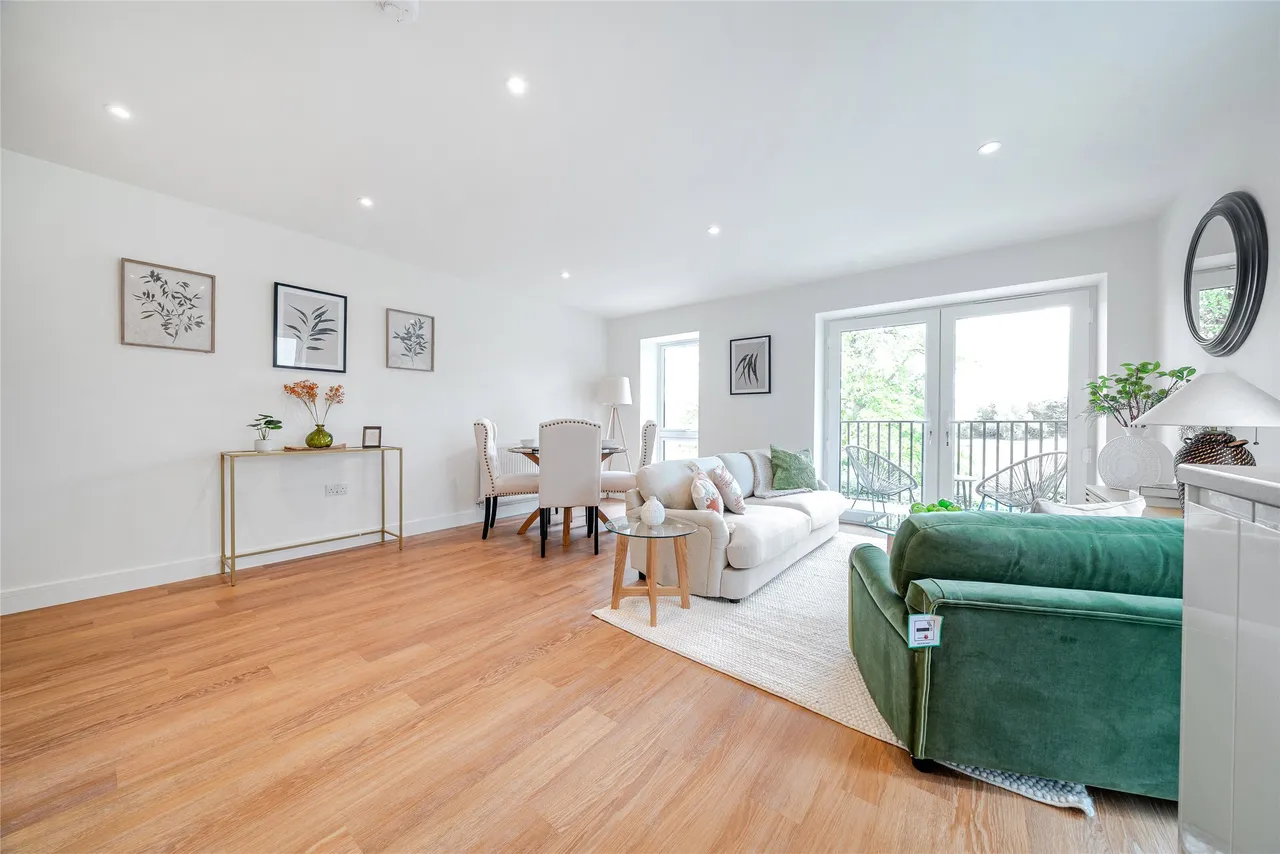 Apartment 9, Pavilion View, Gloucestershire, Pavilion View, GL20 5PQ, photo 2