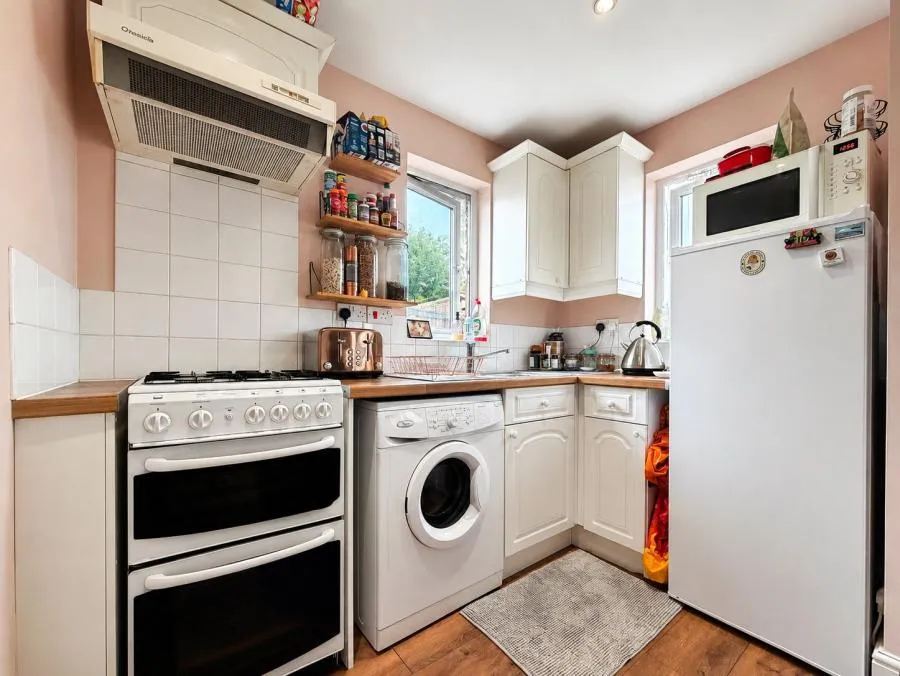 Derrick Close, Calcot, RG31, photo 3