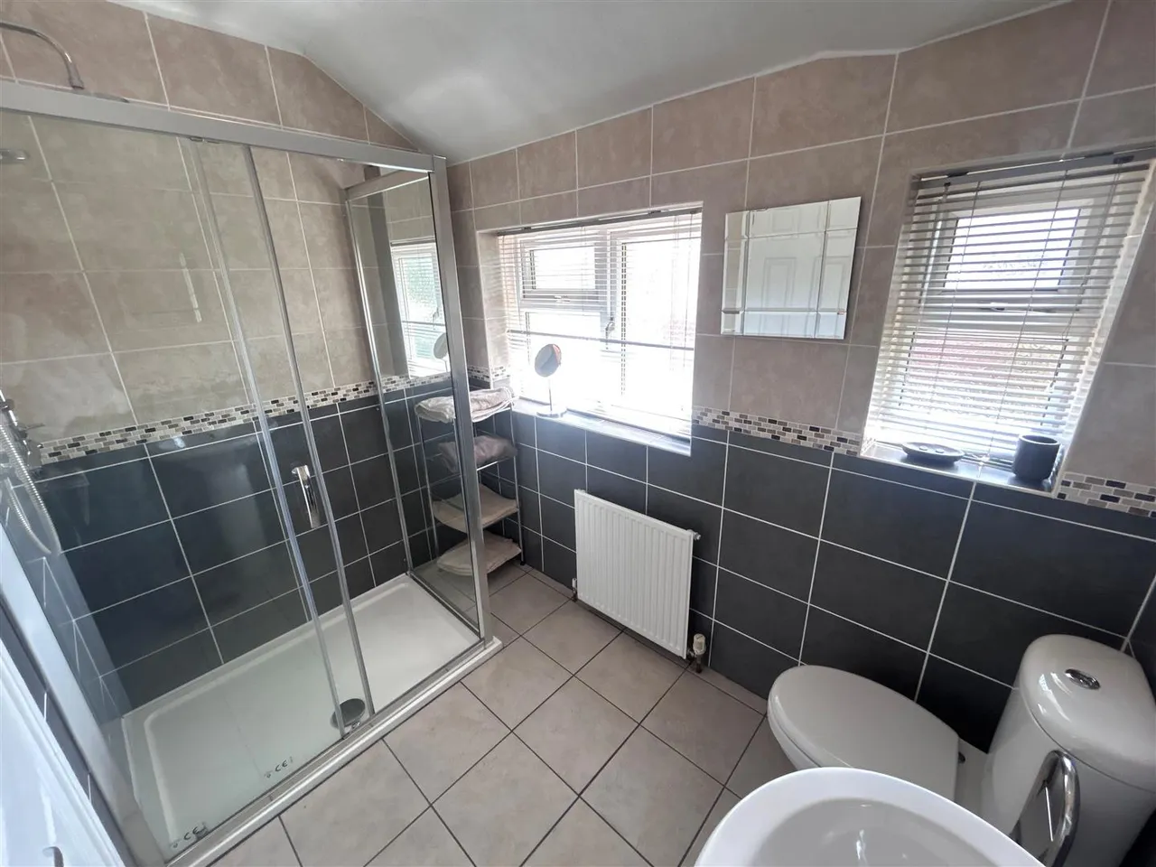 Queensway, Heald Green, photo 10