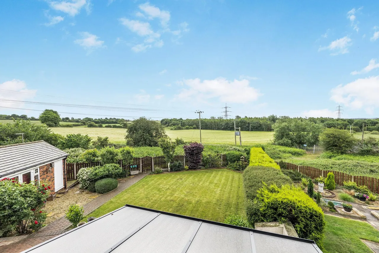 4 bed house for sale, Lesmond Crescent, Little Houghton, S72