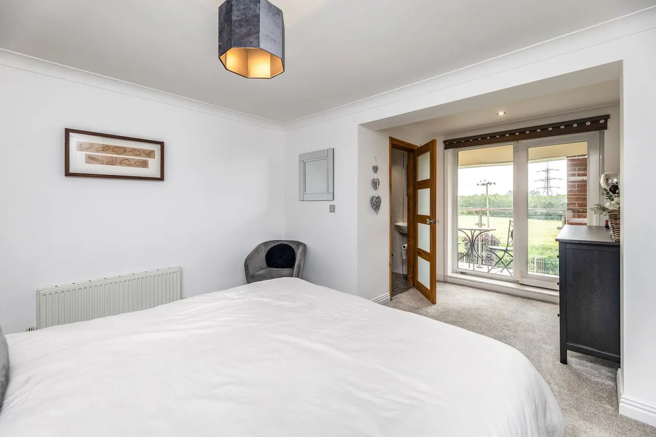 Lesmond Crescent, Little Houghton, S72, photo 14