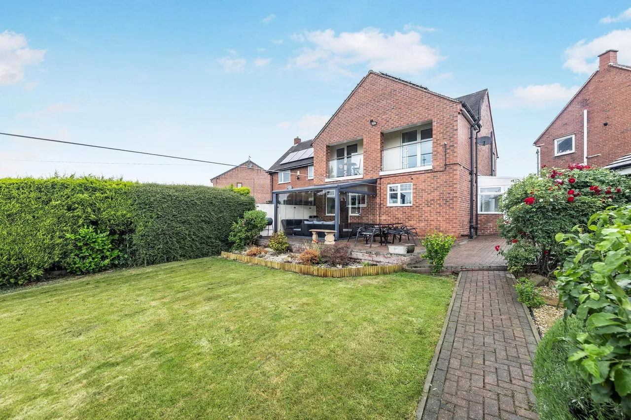 Lesmond Crescent, Little Houghton, S72, photo 20