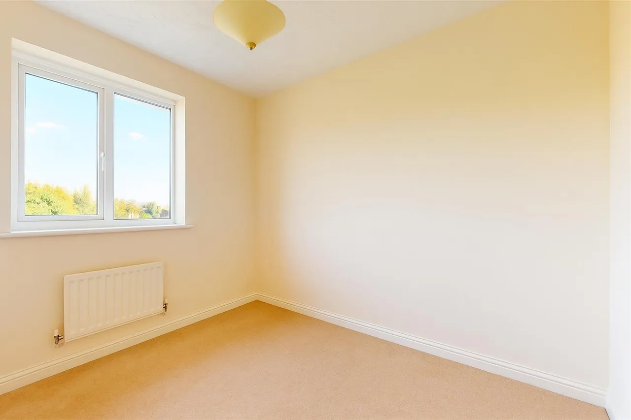 Rosecomb Place, Shenley Brook End, photo 10