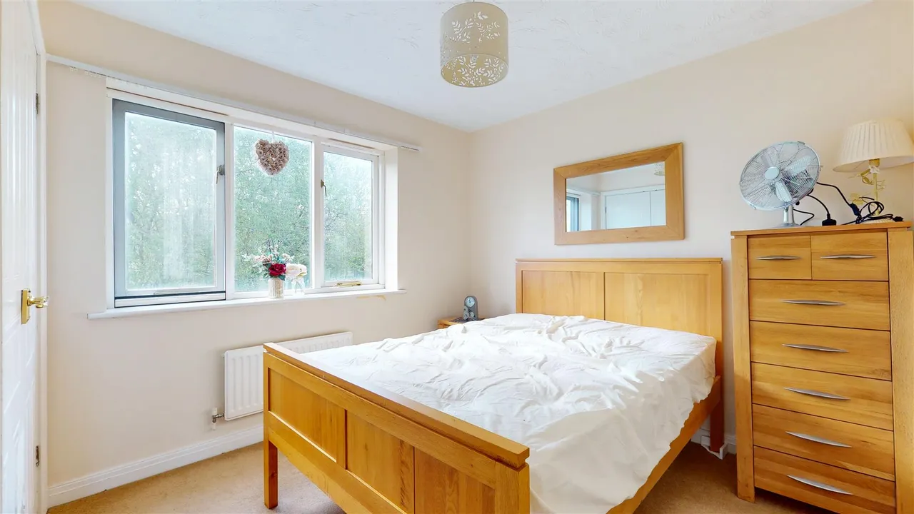Rosecomb Place, Shenley Brook End, photo 8