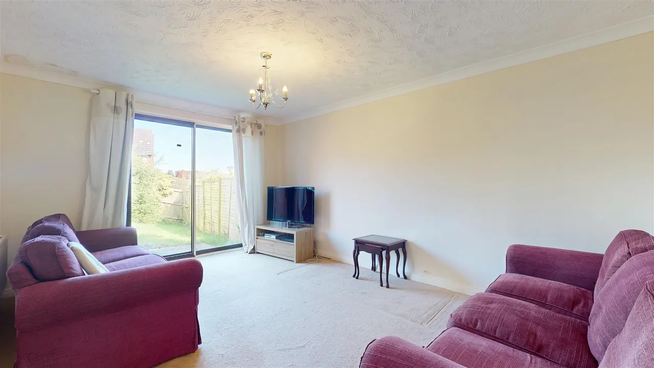 Rosecomb Place, Shenley Brook End, photo 4
