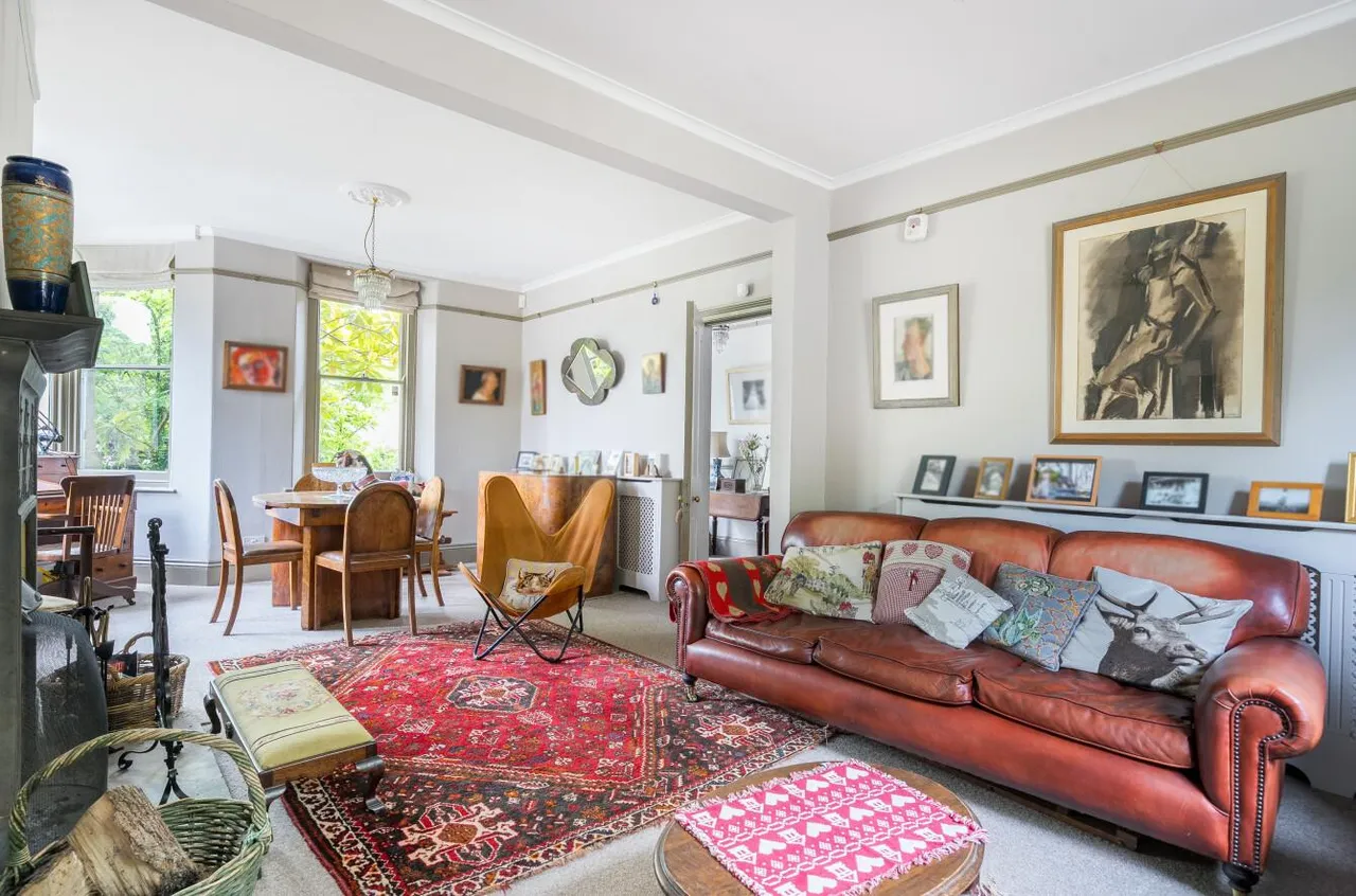 Devizes Road, Box, SN13, photo 2
