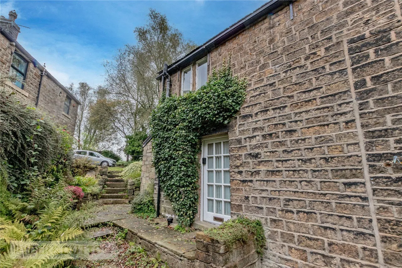 Wool Road, Dobcross, OL3, photo 2