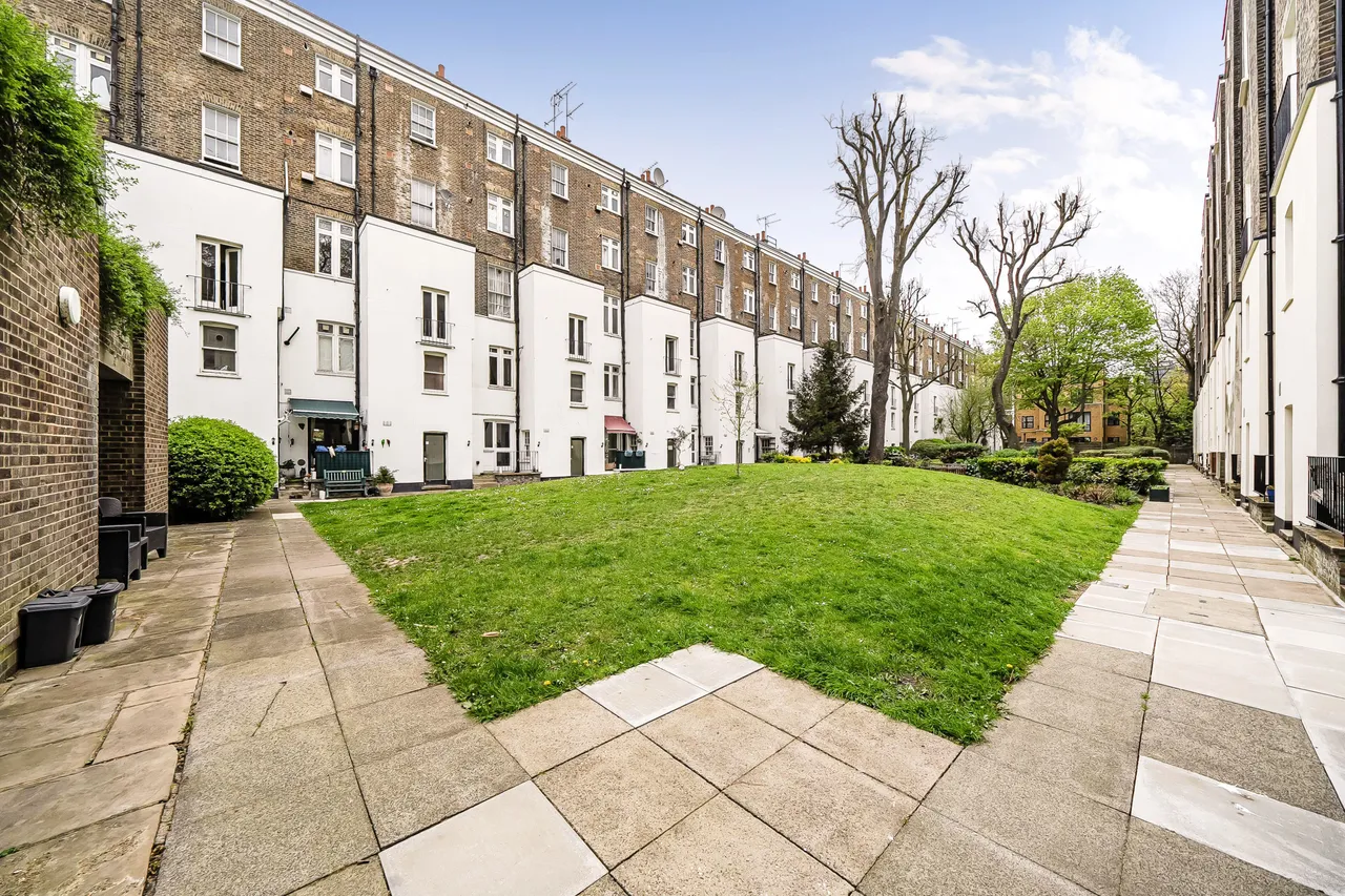 Flat 8, 66 Gloucester Gardens, London, photo 3