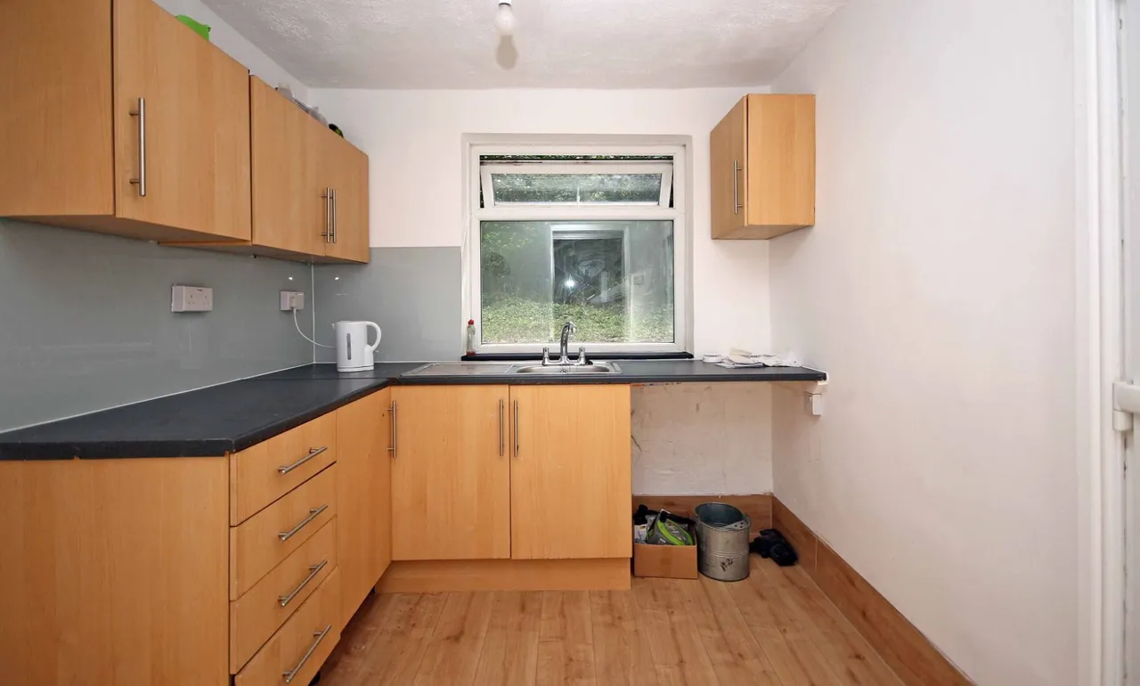Caernarfon Road, Bangor, LL57, photo 16