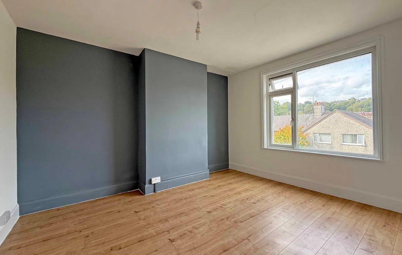 Caernarfon Road, Bangor, LL57, photo 9