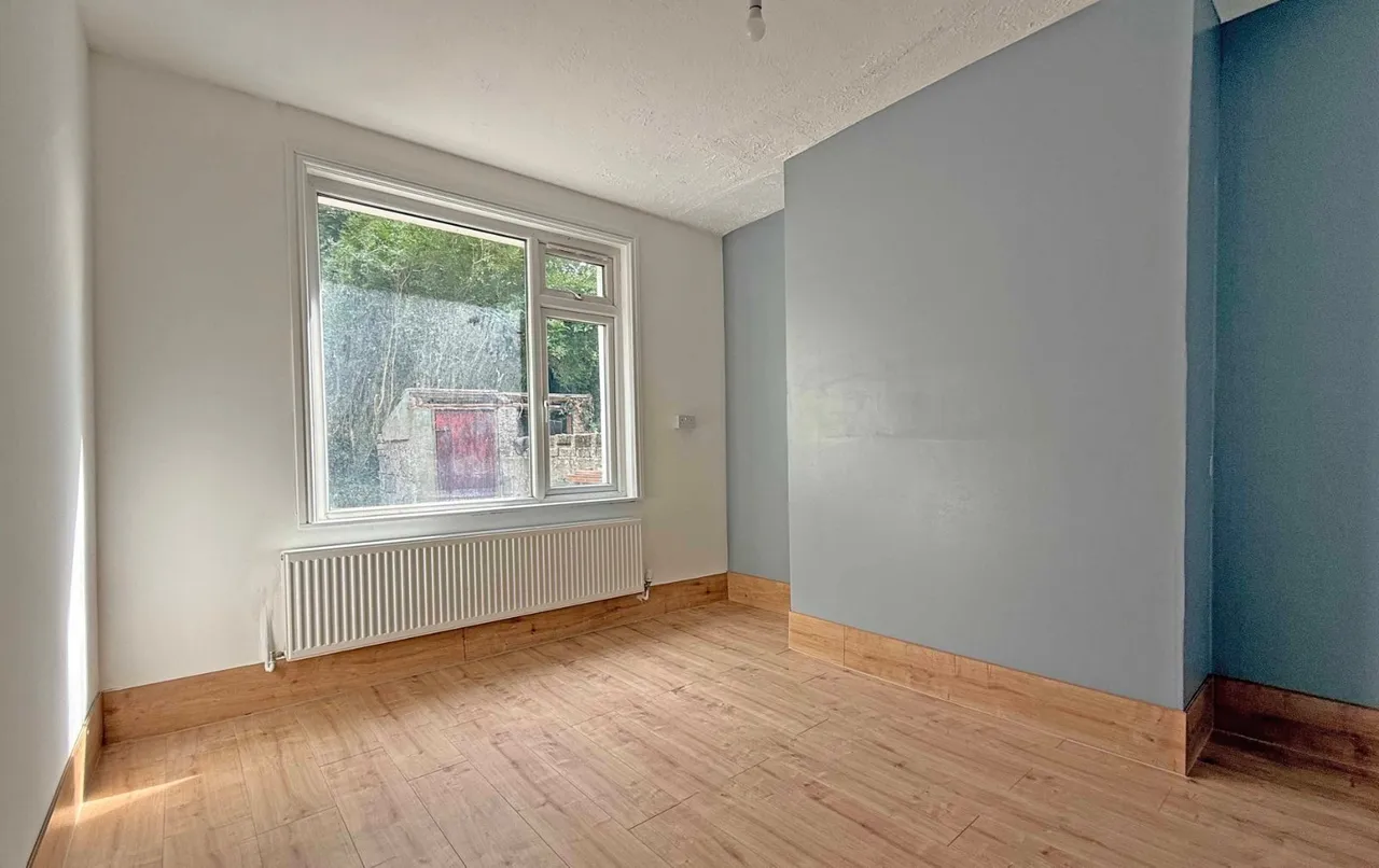 Caernarfon Road, Bangor, LL57, photo 4