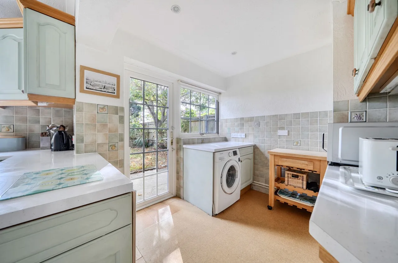 Alexander Close, Aldwick, PO21, photo 7