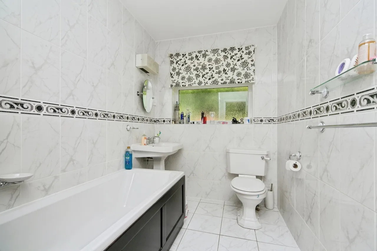 Iolyn Park, Conwy, LL32, photo 14
