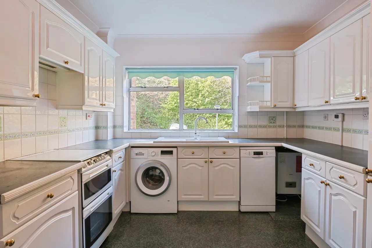 Wallace Road, Broadstone, BH18, photo 12