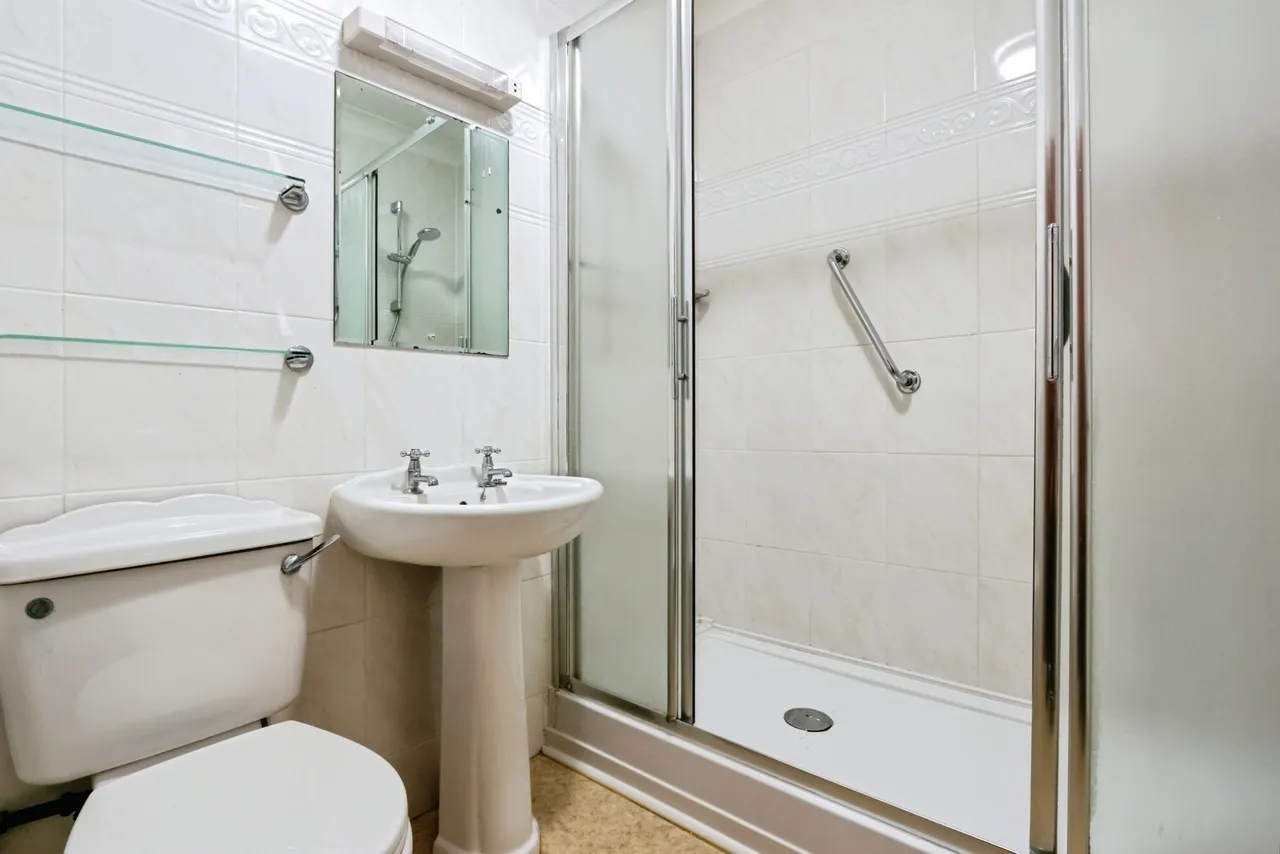 Wallace Road, Broadstone, BH18, photo 6