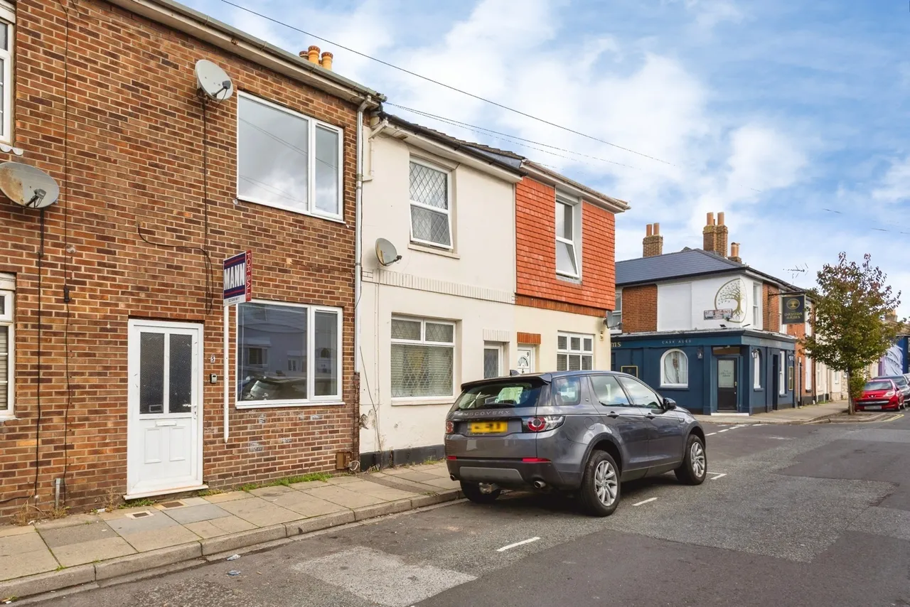 2 bed house for sale, Binsteed Road, Portsmouth, PO2